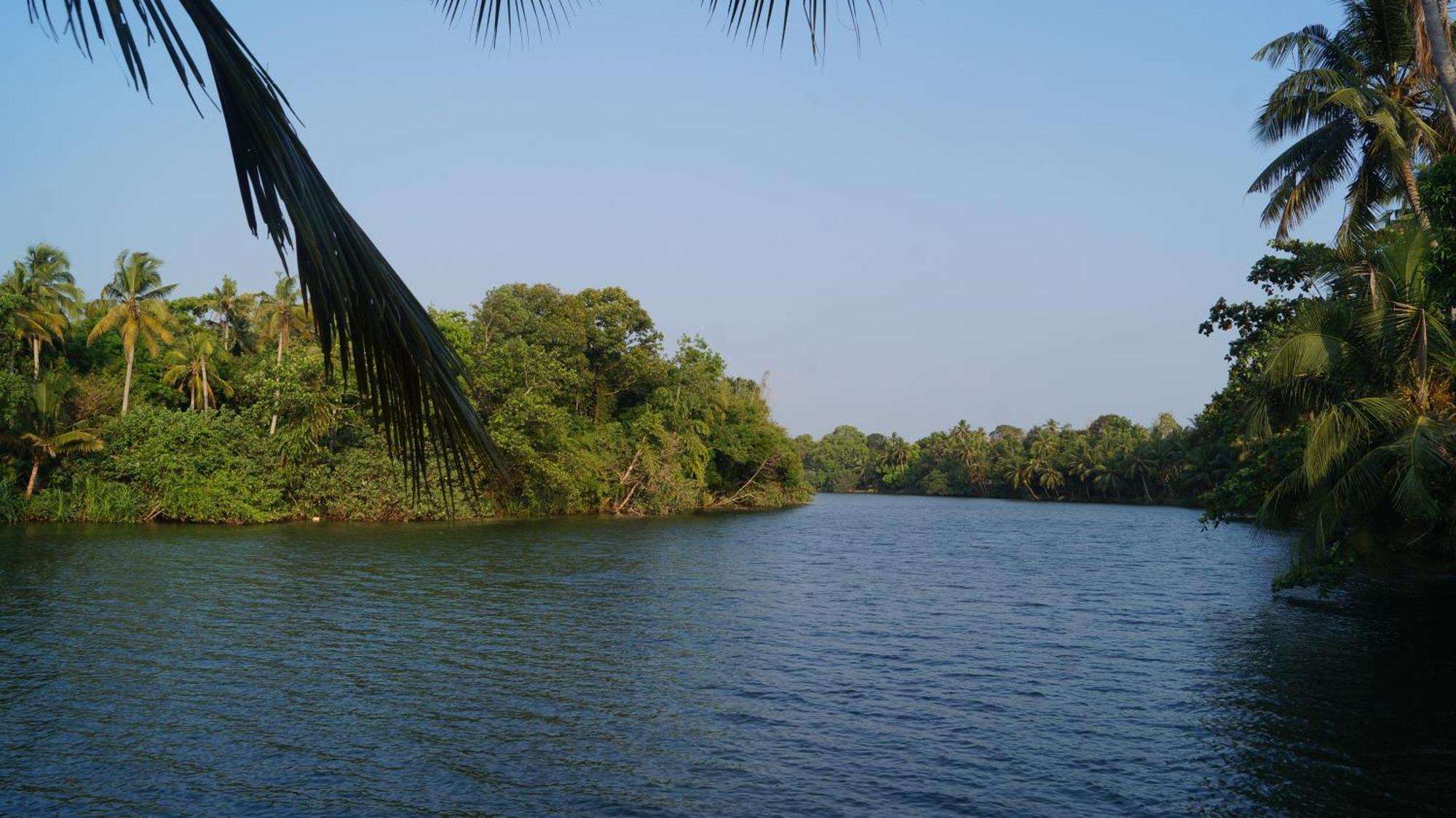 Blue Lake Villa Kollam Esterno foto